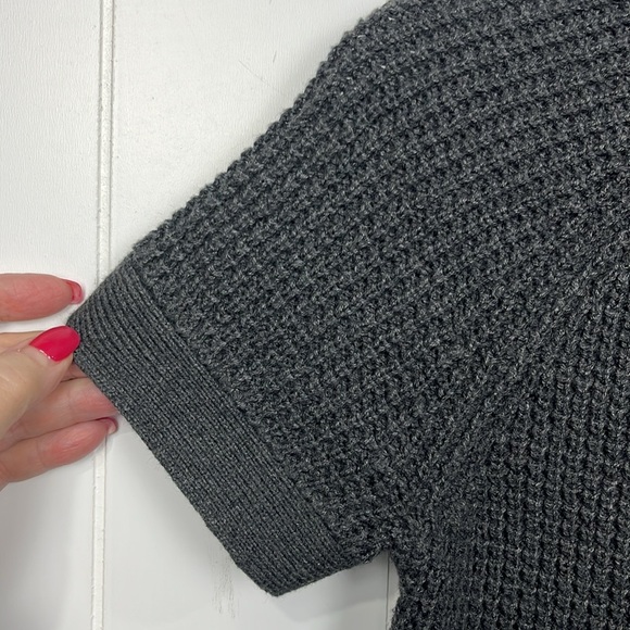 Banana Republic Womens Cardigan S Gray Double Breasted Crop Waffle Knit Boxy EUC - Picture 4 of 12